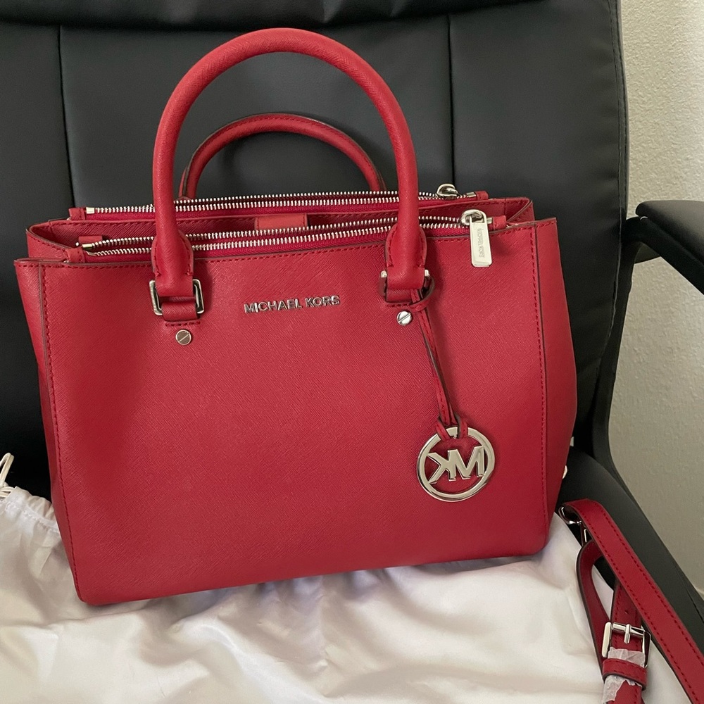 MICHAEL KORS 
Medium Leather Satchel Red 12x8x5